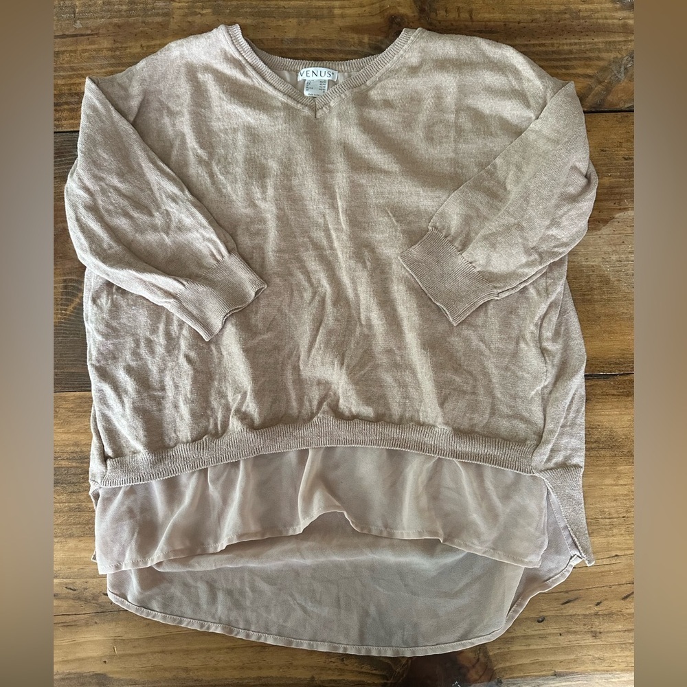 VENUS Light Brown V-Neck Knit Top Size M